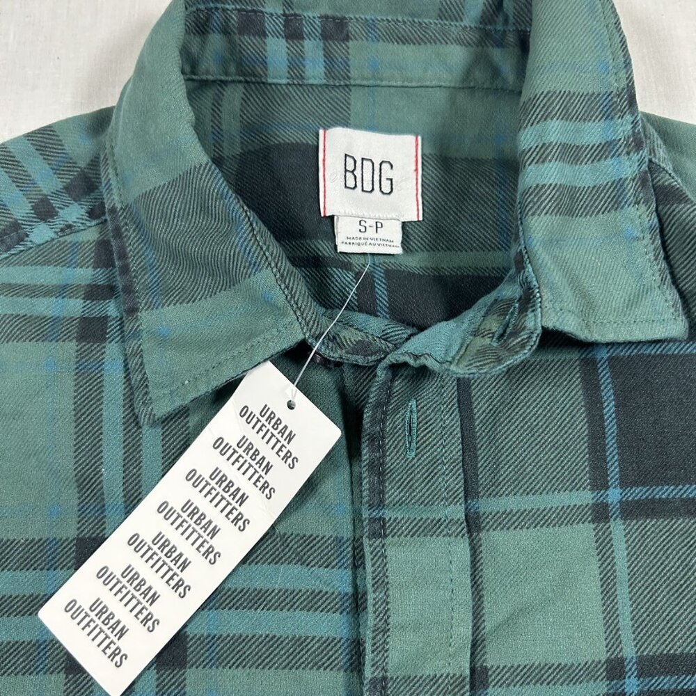 Urban Outfitters New BDG green Plaid Flannel Shirt Small NWT - Picture 7 of 7